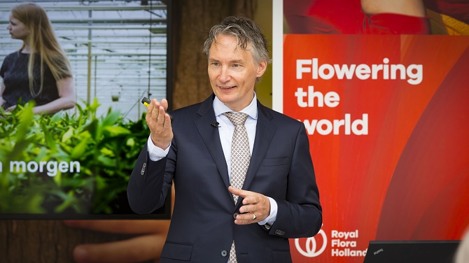 AALSMEER - Presentatie van het Royal FloraHolland Jaarverslag 2015 door CEO Lucas Vos © 2016 Foto: Nils van Houts